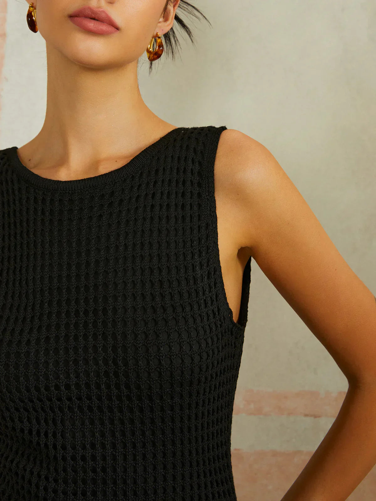 Robe sans manches en tricot Minuit | Détail dos nu | Fente latérale