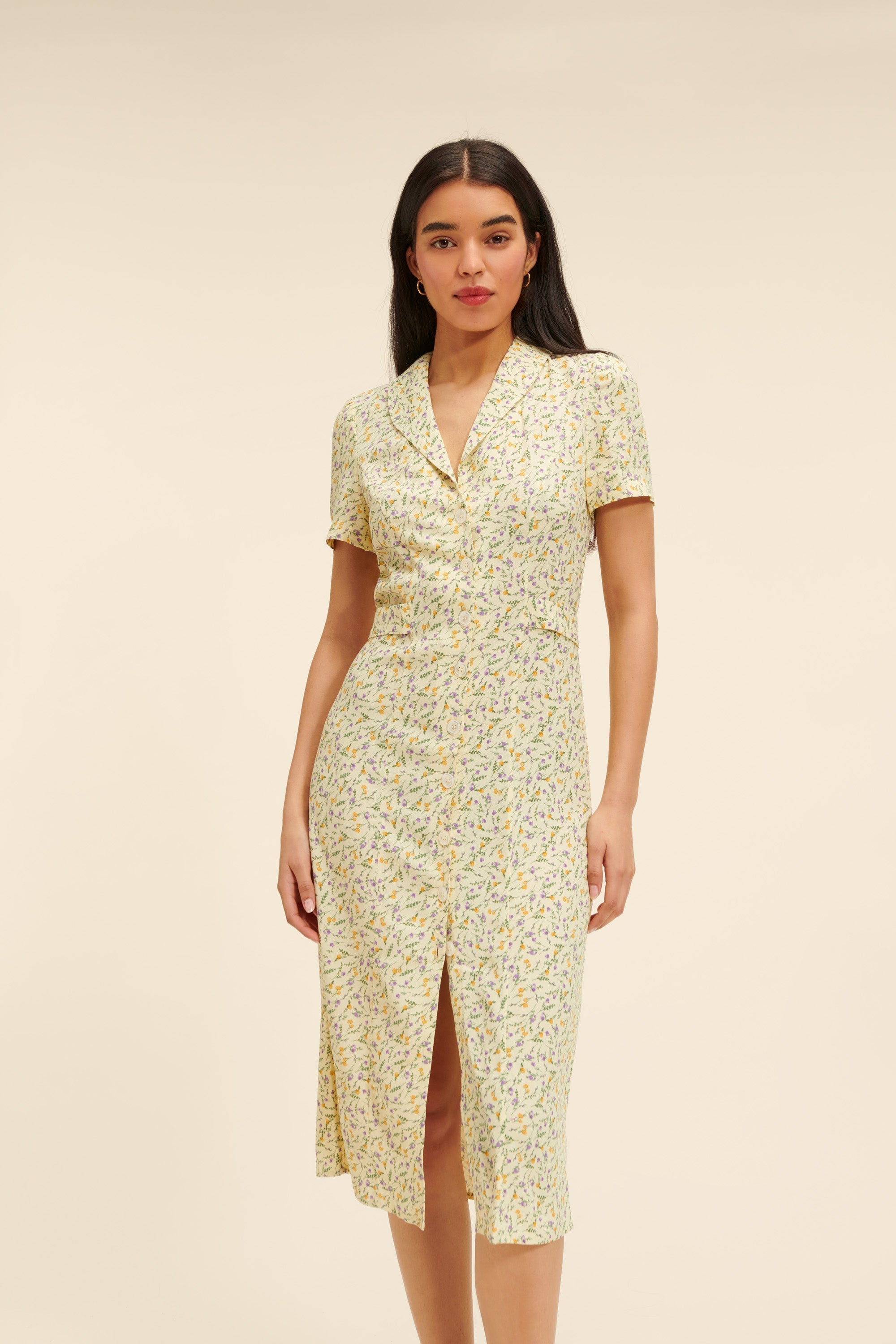 Robe Midi Florale en Mélange de Soie | Bouton Devant | Manches Courtes