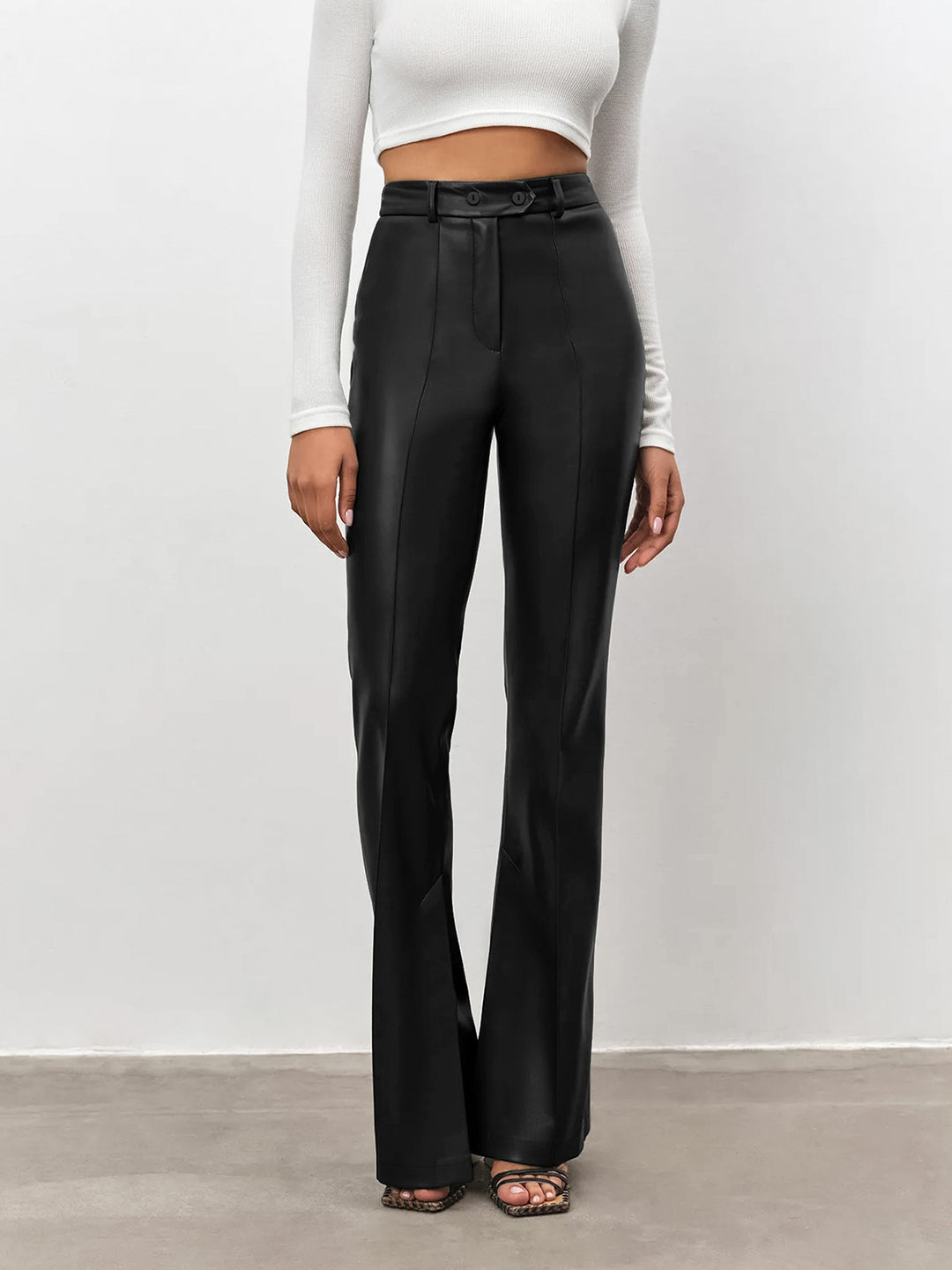 Pantalon flare en simili-cuir à taille haute - Coupe structurée