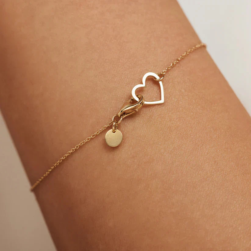 Lueur Heart Charm Bracelet | Adjustable Fine Chain, Polished Finish