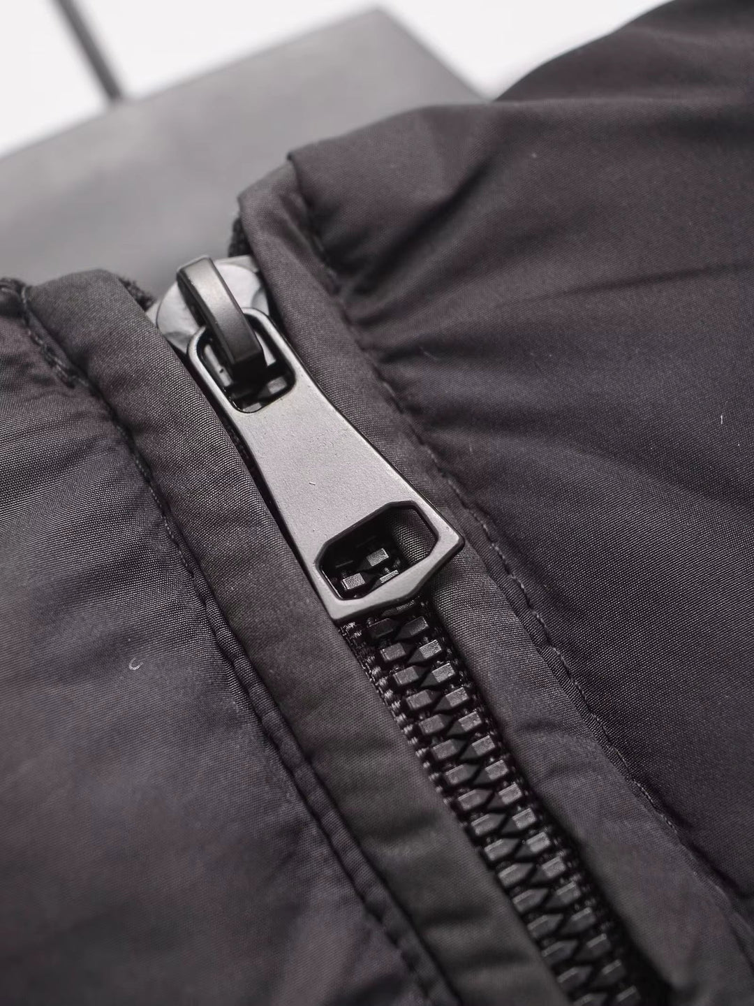 Short Padded Jacket | Hooded Design | Lightweight Winter Warmth