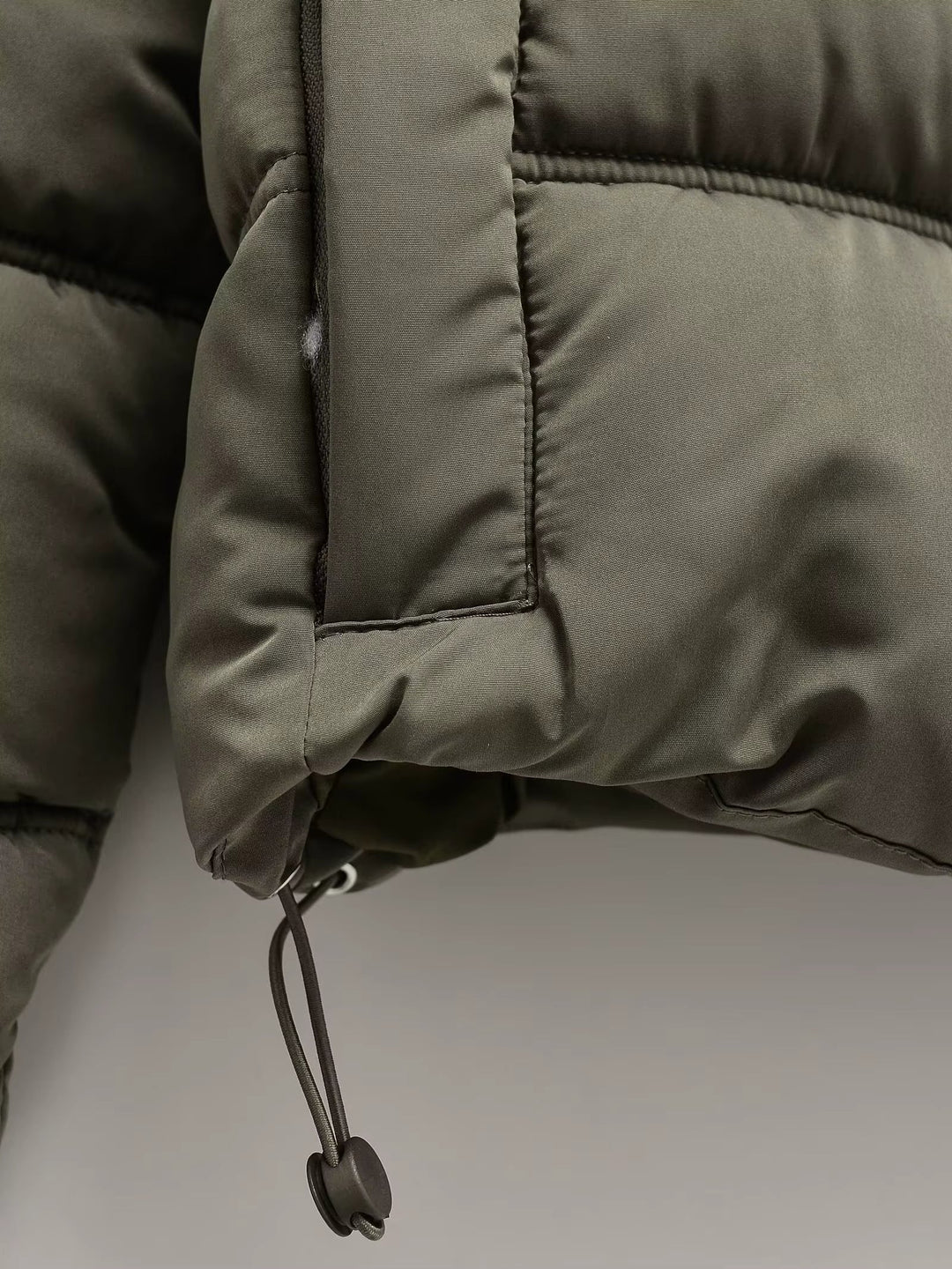 Short Padded Jacket | Hooded Design | Lightweight Winter Warmth