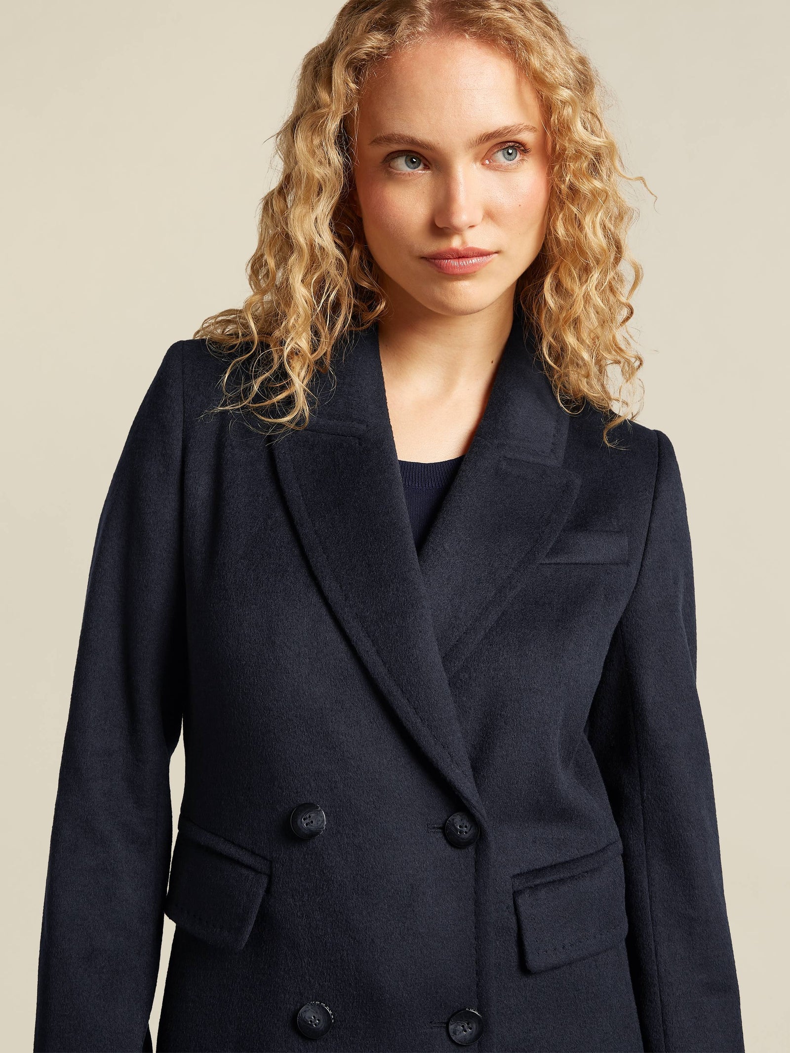 Manteau Long en Mélange de Laine | Double Boutonnage | Silhouette Classique