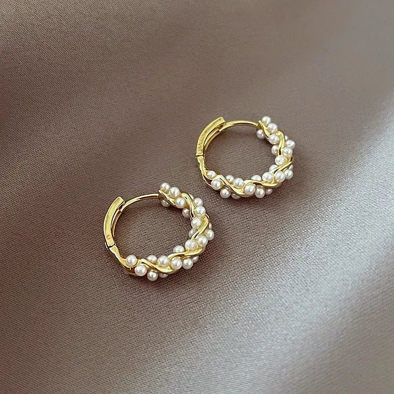 Clarté Pearl Hoop Earrings | Twisted Gold Design
